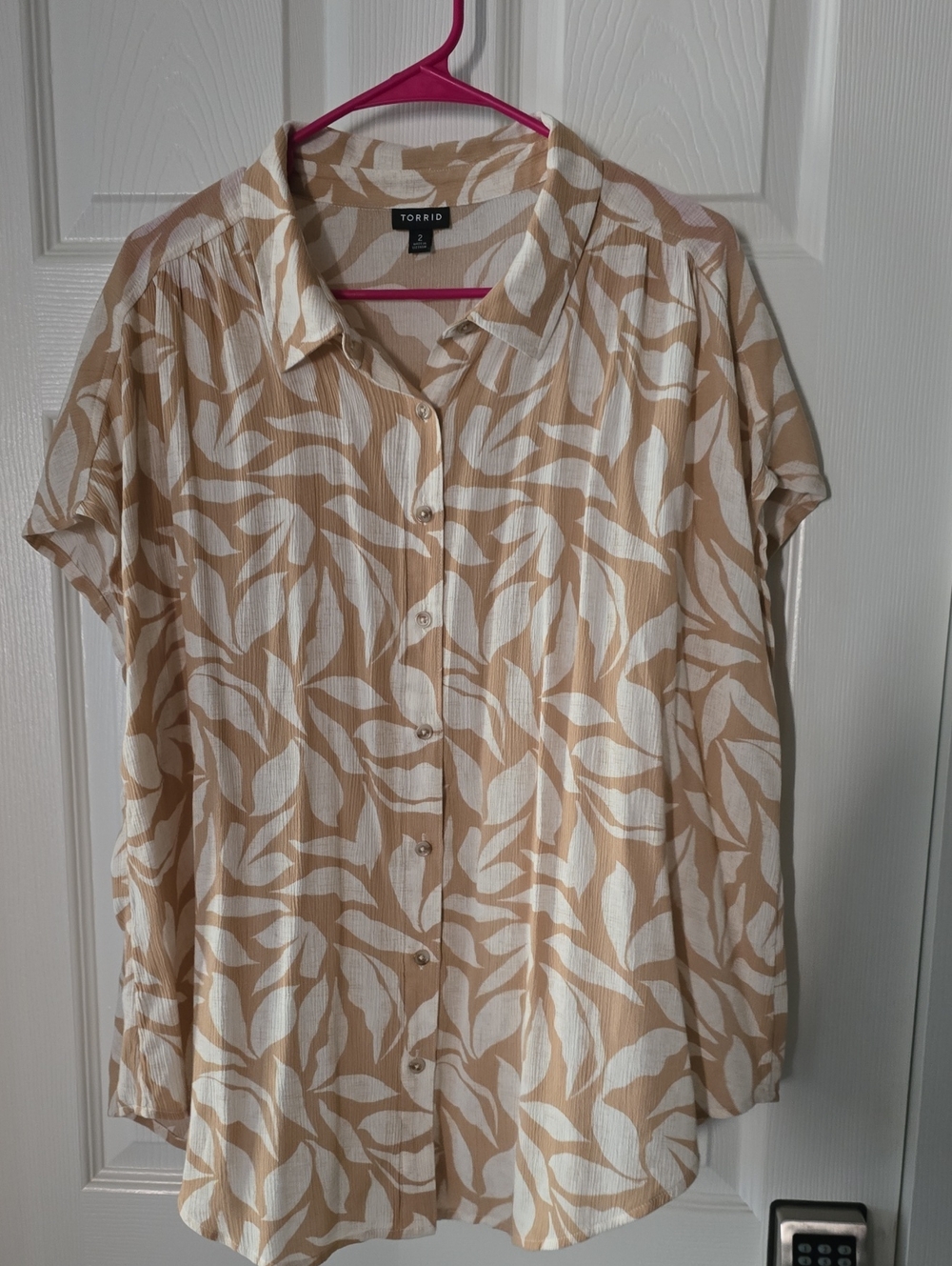 torrid Beige and White Leaf-Print Button Down Shirt
